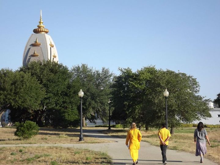 Trip to Radha Madhav Dham, the ashram of Kripaluji Maharaj